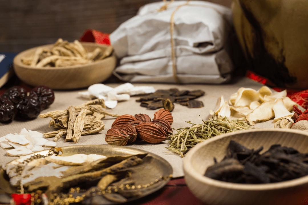 治疗痔疮手术后潮湿瘙痒用的药膏,混合痔术后止痒药膏