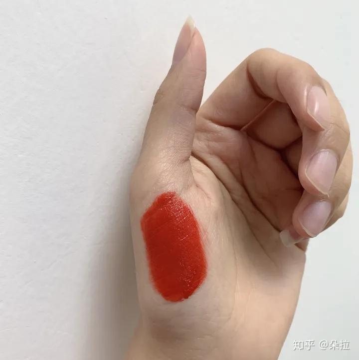 哪个口红比较显白适合黄黑皮,什么口红显白又滋润又持久