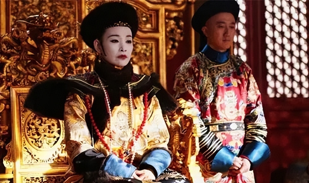 清朝的最后三年是怎么度过的,为什么都说隆裕亲手终结了大清