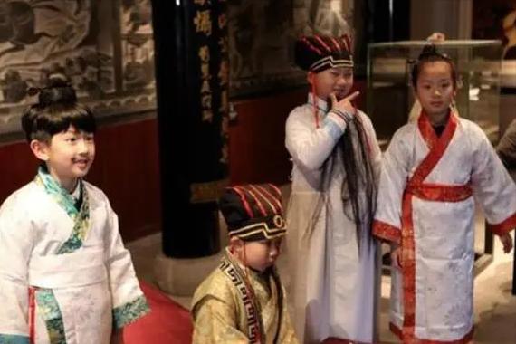 哪个古人说的这辈子吃不上四个菜,古代一辈子吃不了四个菜被误读