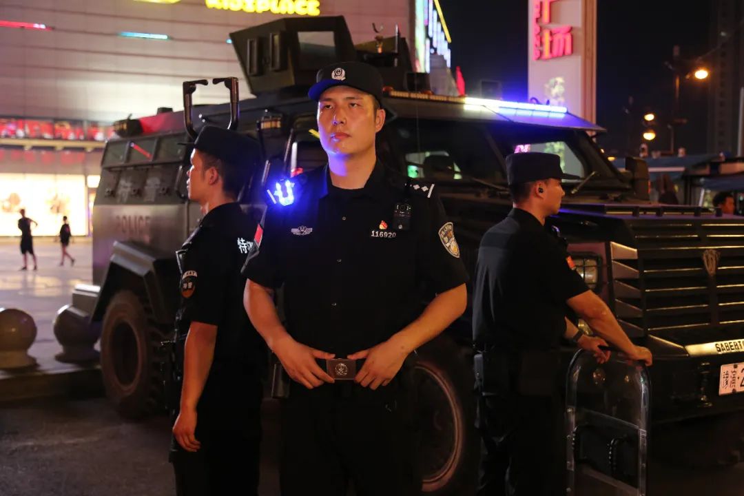 夏季治安打击整治“百日行动”丨尽锐出战！河南洛阳公安全力开展夏夜治安巡查宣防第二次集中统一行动