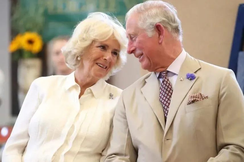 英国王后卡米拉年轻时身材好吗,卡米拉黛妃的珠宝