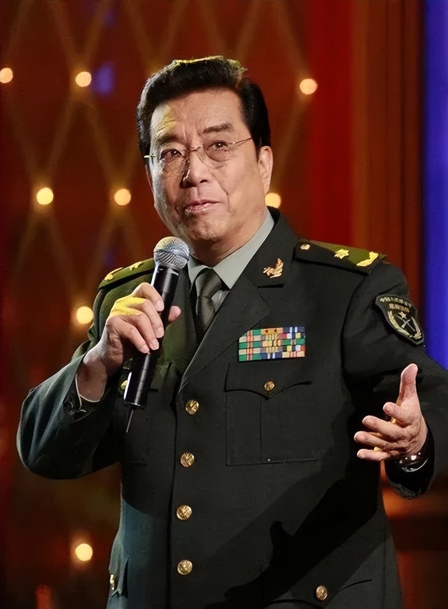 李双江每月养老金高达3万，梦鸽李天一连夜转移资产，在美国定居