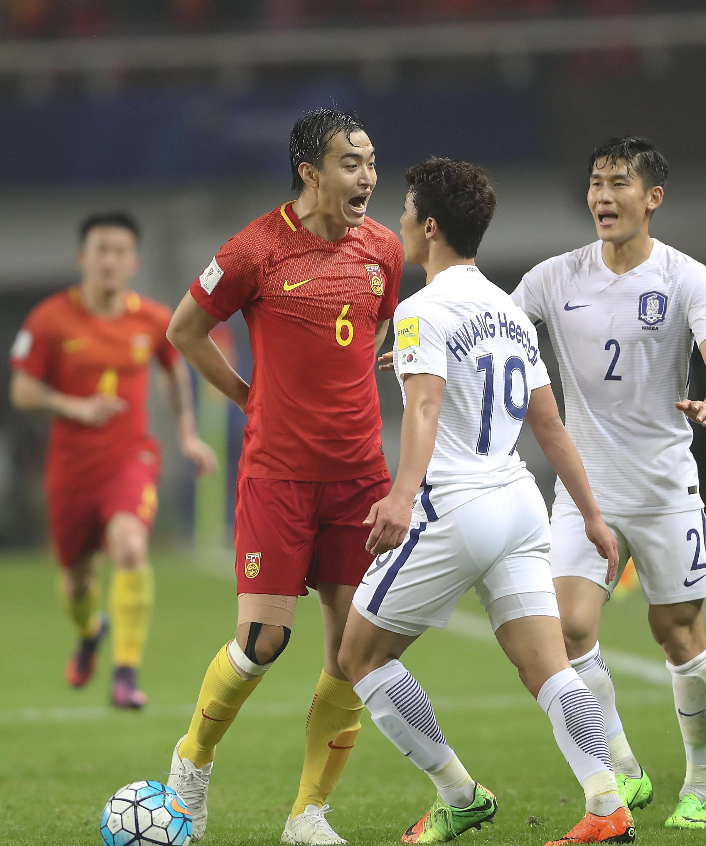 国足对阵韩国男足前瞻,中国男足将迎战韩国队新闻发布会