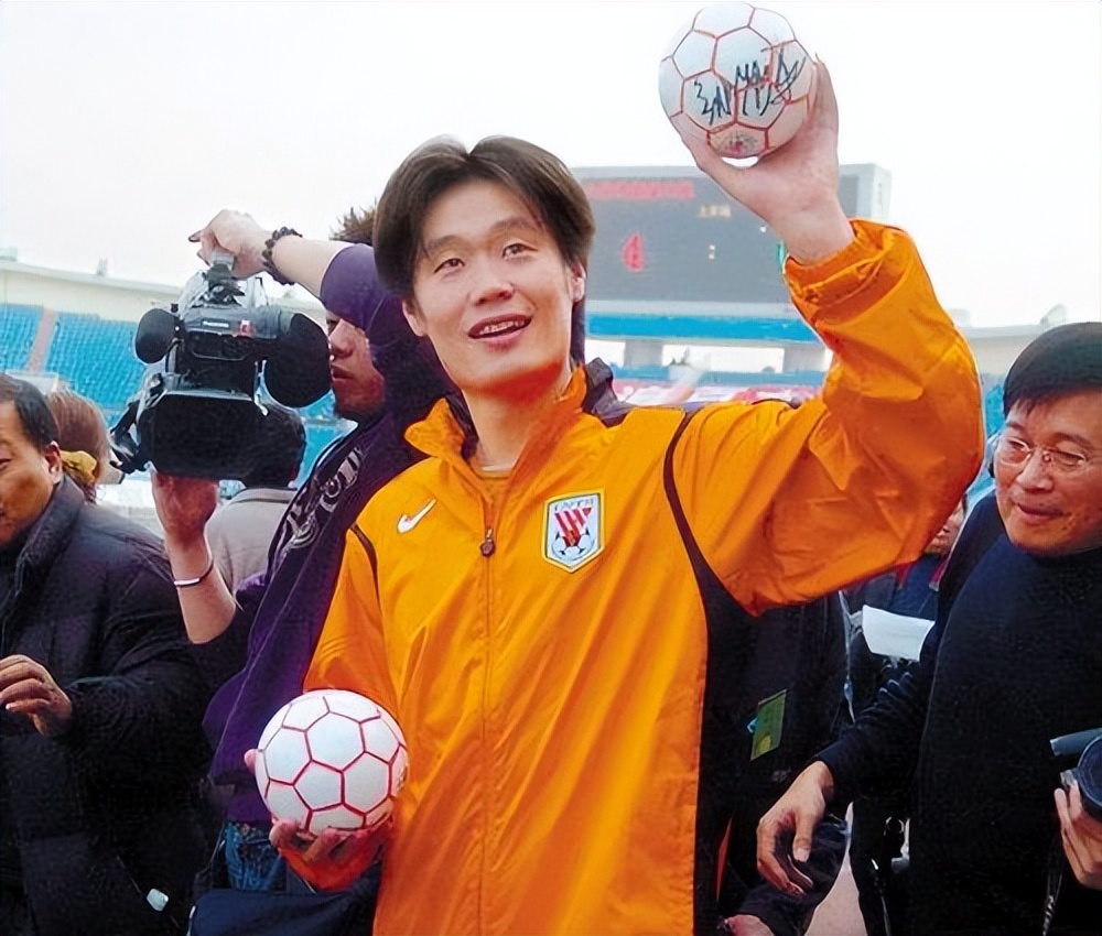 青岛足球教练李霄鹏,李霄鹏鲁能换帅视频