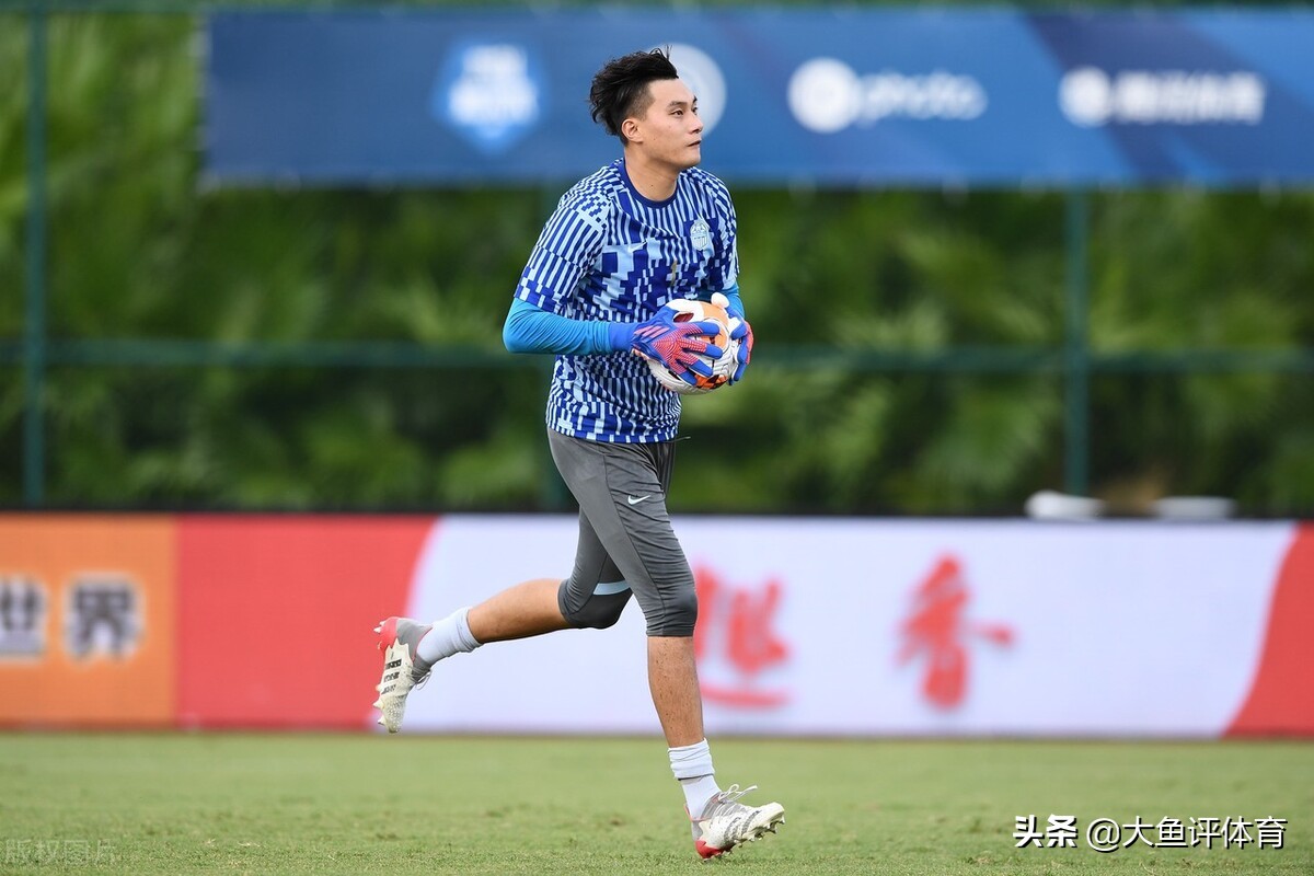 中超第三轮最佳阵容：栗鹏头球建功+门线救险帮助球队登顶