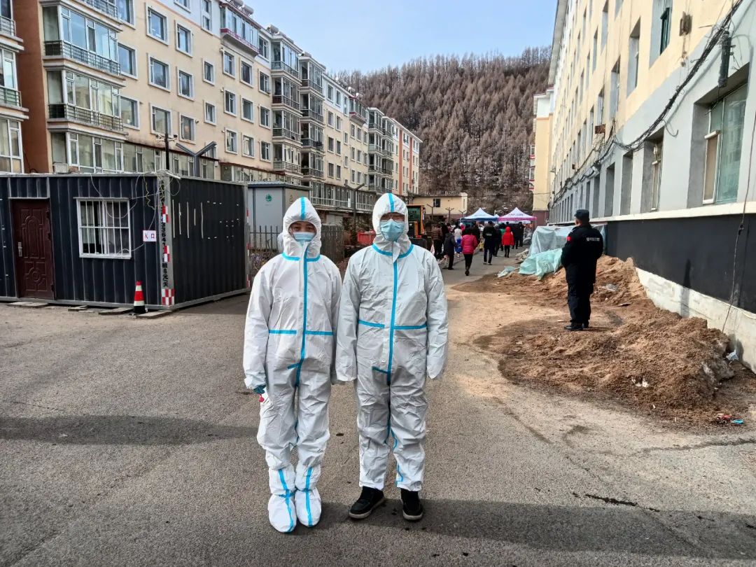 政法干警抗击疫情,疫情防控中全市政法机关冲锋陷阵