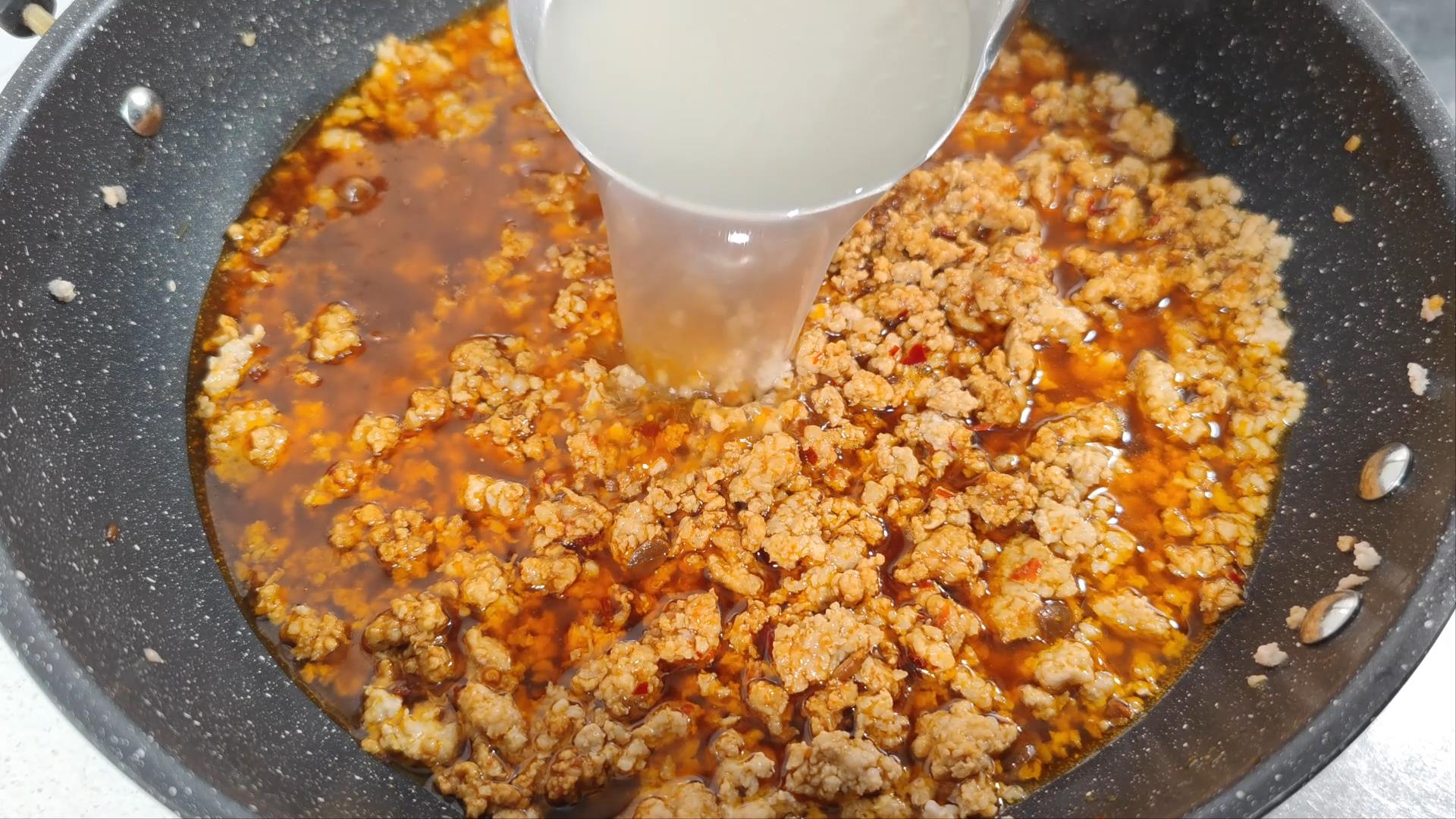 爱吃面条的收藏教你简单做法,爱吃面的要收藏教你杂酱家常做法