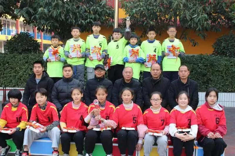 梦想飞扬绿茵场,驰骋绿茵场少年梦飞扬