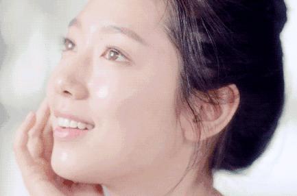 贫民窟女孩常用的护肤品绝不踩雷,贫民窟女孩用不起大牌