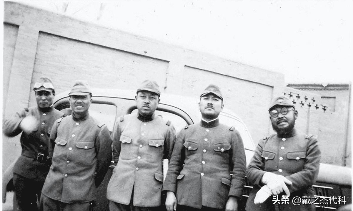 日军侵华兽行,日军当着国军的面杀俘虏