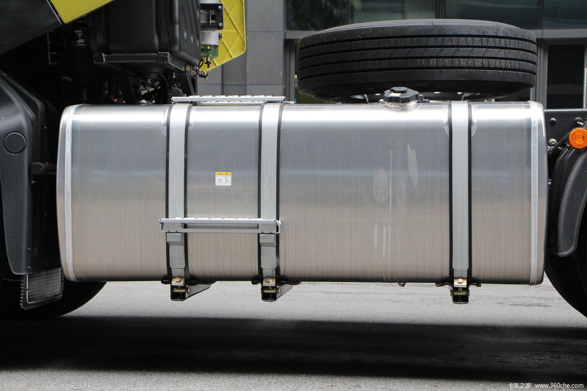 国产最新款大马力重卡,马力最大跑得最快的国产重卡价格