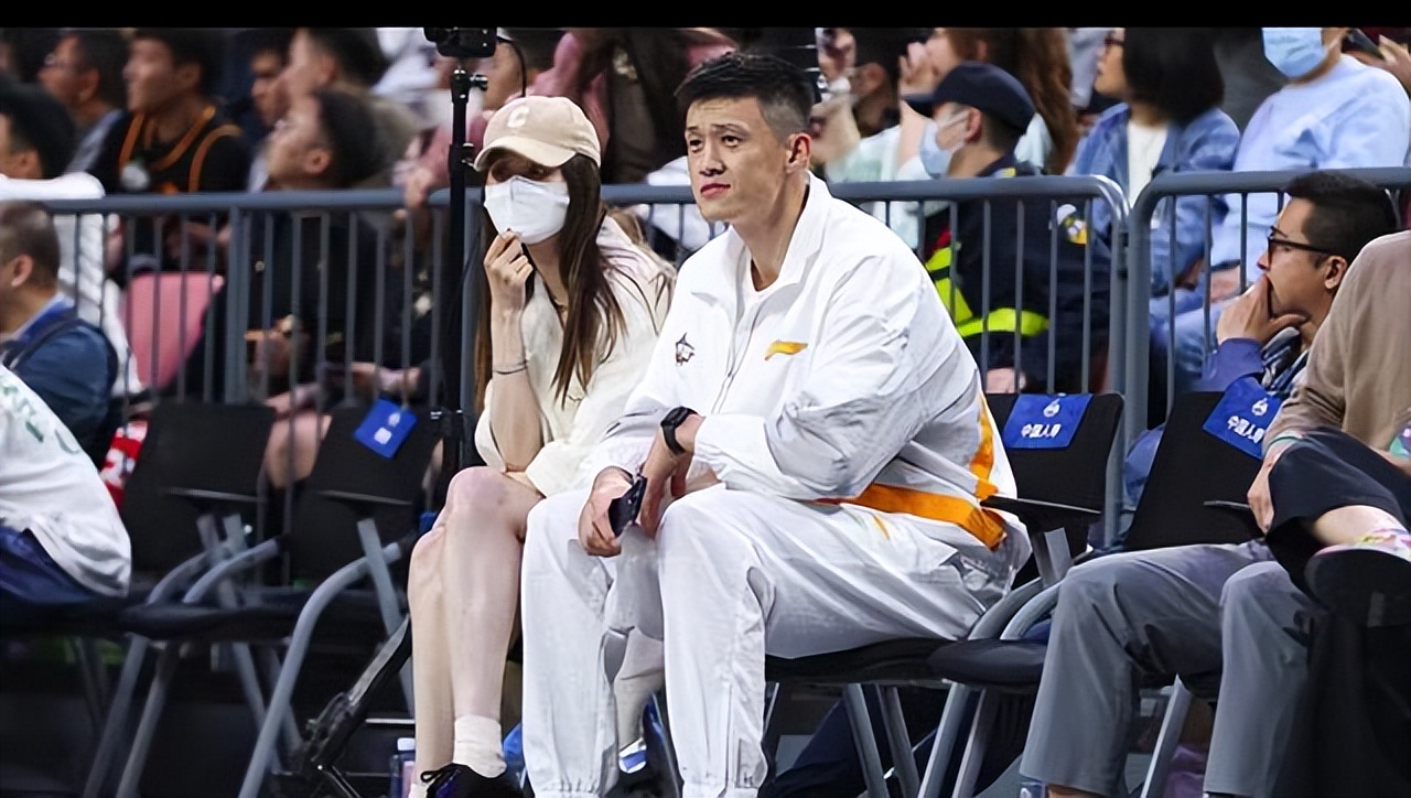 cba太太团抢戏颜值耐打,cba惊艳美女