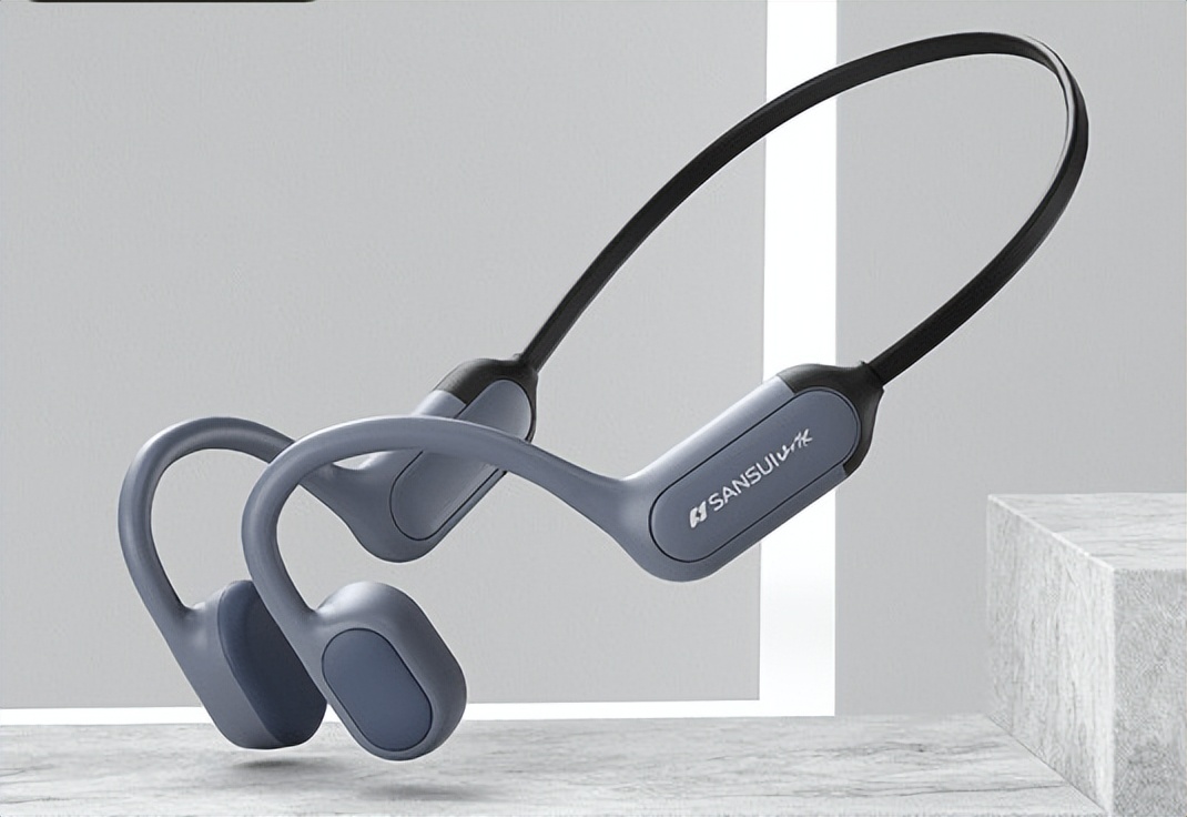 哪种耳机对耳朵伤害小一点,对耳朵损害最小的头戴耳机