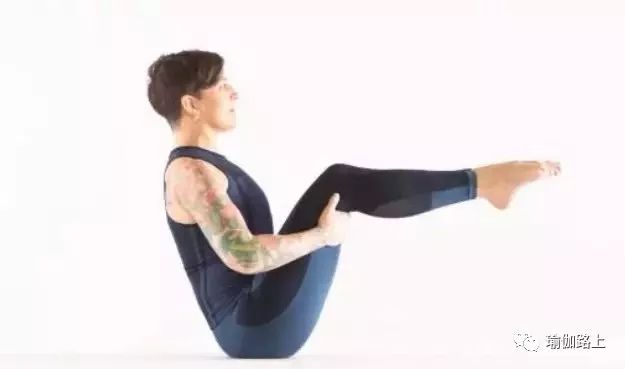 瑜伽深度船式的正确训练方法,瑜伽船式尾骨痛