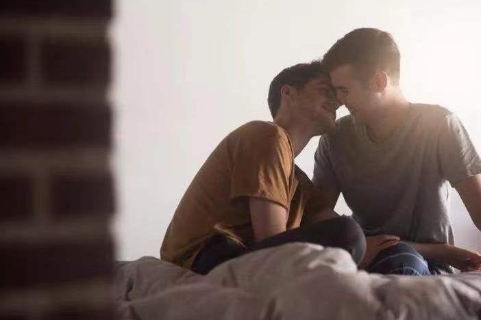 男子出轨染上艾滋,男子出轨染上艾滋病传染一家三口