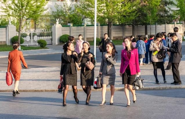 朝鲜人靠什么收入,朝鲜人月入几百元