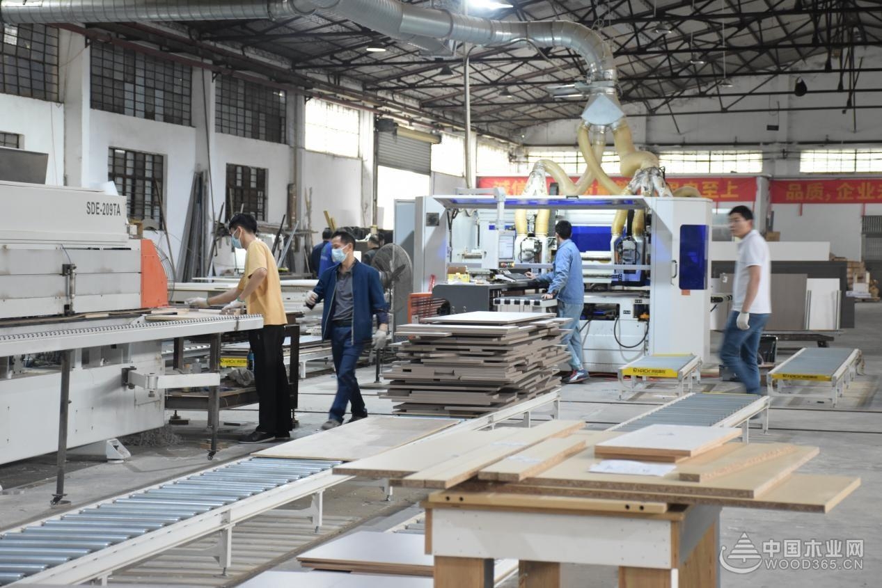 匠心万里行,伟业板材创造未来