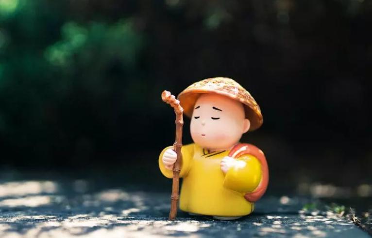 一个人手里应该有多少钱,一个人手上有多少钱