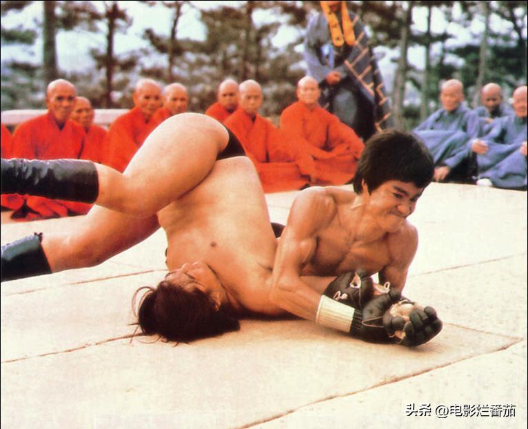 80年代风起云涌，90年代枭雄辈出，香港电影终在2002划上不甘句号