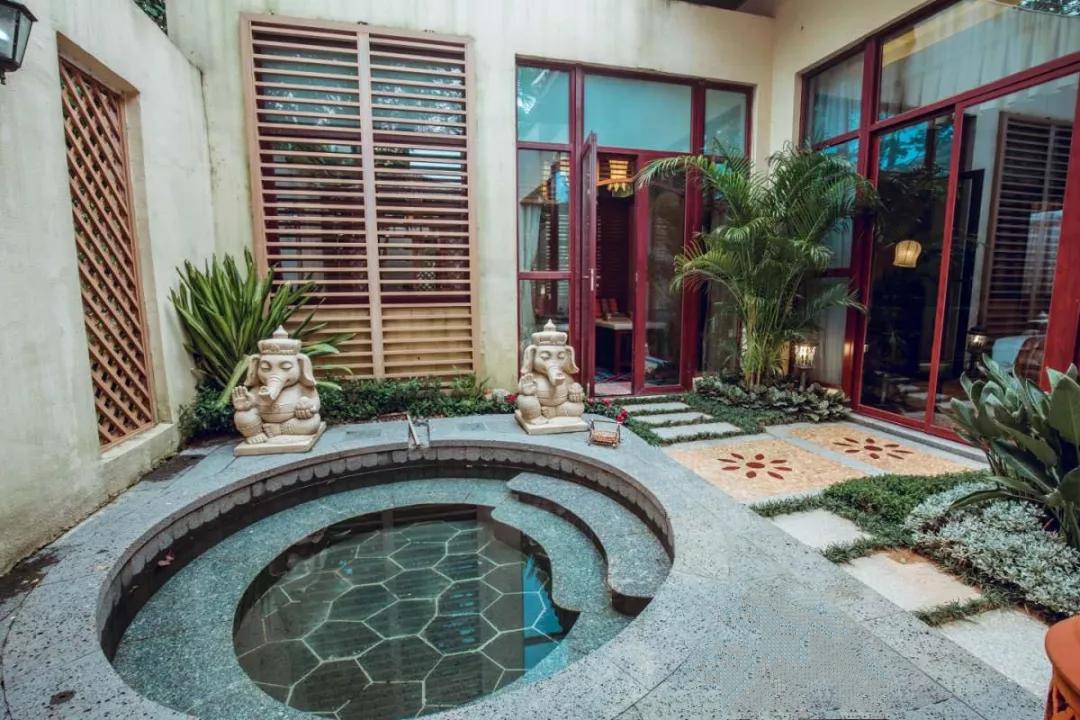 天冷泡露天温泉冷吗,冬日温泉慵懒