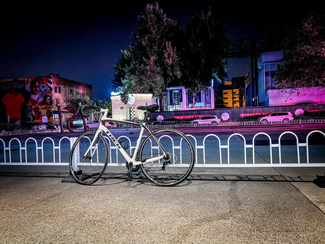 烧钱又上头，小众运动里的“大生意”