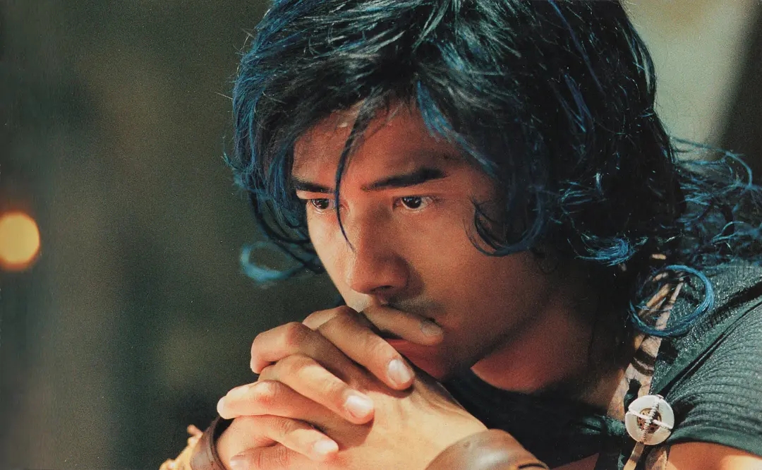 女配露大腿，反派成X战警，同样《华英雄》，胡兵比郑伊健差远了