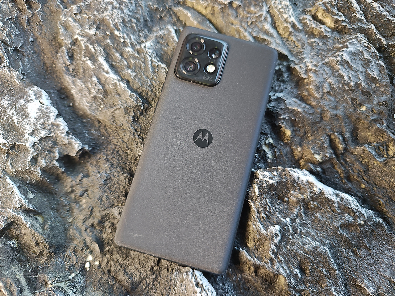 motox40屏幕测评,四曲面屏高级感