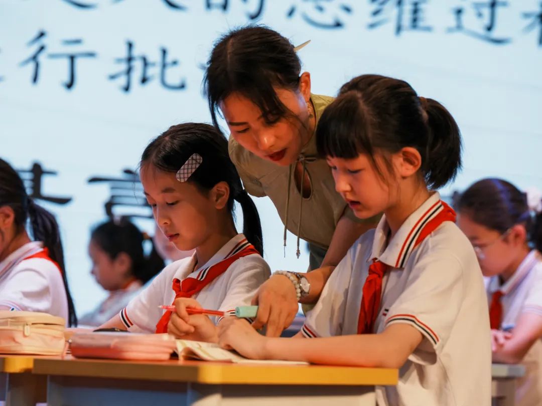 国家语言文字推广基地合肥稻香村小学召开成果《醇美经典》发布会