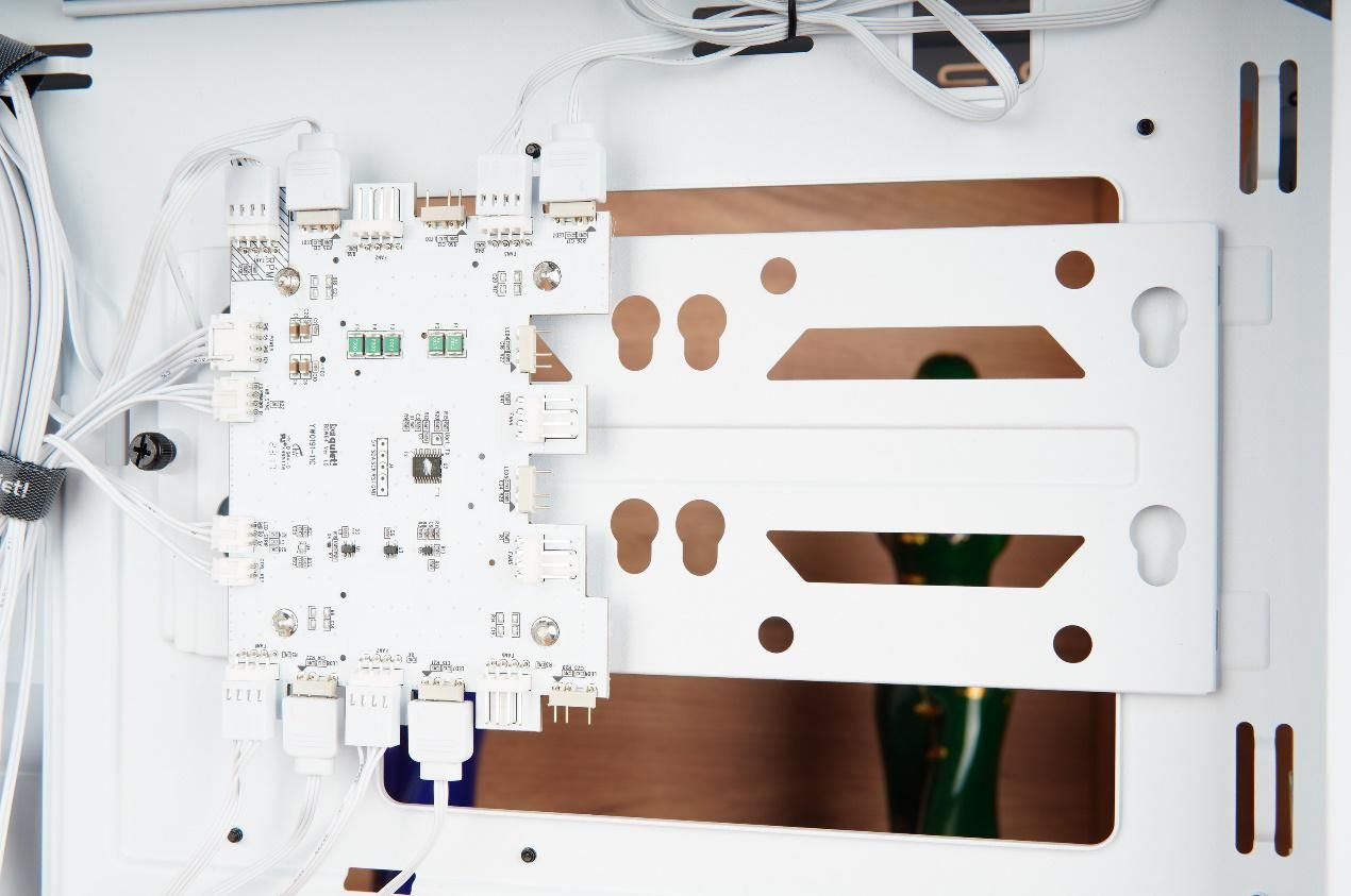 令人惊艳的散热效能，德商德静界ShadowBase800FX机箱