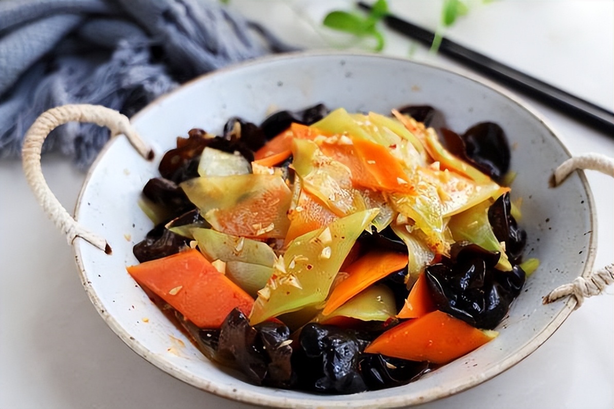 白萝卜到底是消结节还是长结节,萝卜是结节恶化的加速剂吗