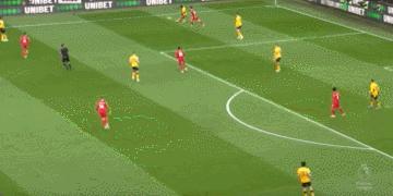 巴萨游子归来！看他就像看人类足球进化史：用了7年走出石器时代