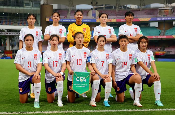 中国女足时隔16年再获亚洲杯冠军,高燃回顾中国女足亚洲杯