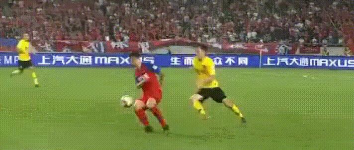 盘点足坛的搞笑迷惑瞬间,世界足球史上最搞笑的瞬间