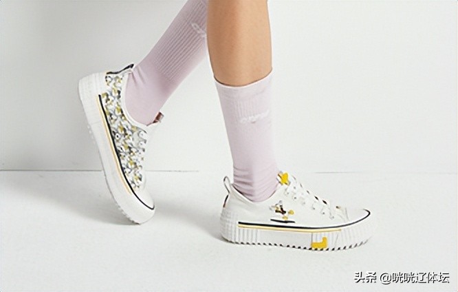 斐乐和安踏怎么价格差那么多,安踏斐乐2019