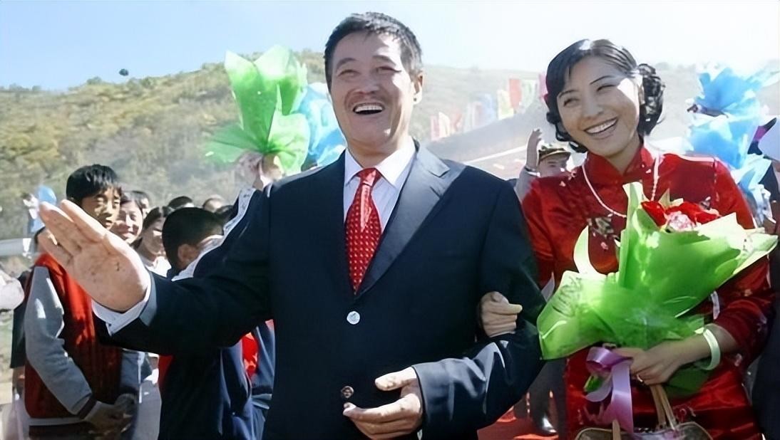 赵本山和葛淑珍近照,赵本山离了几次婚