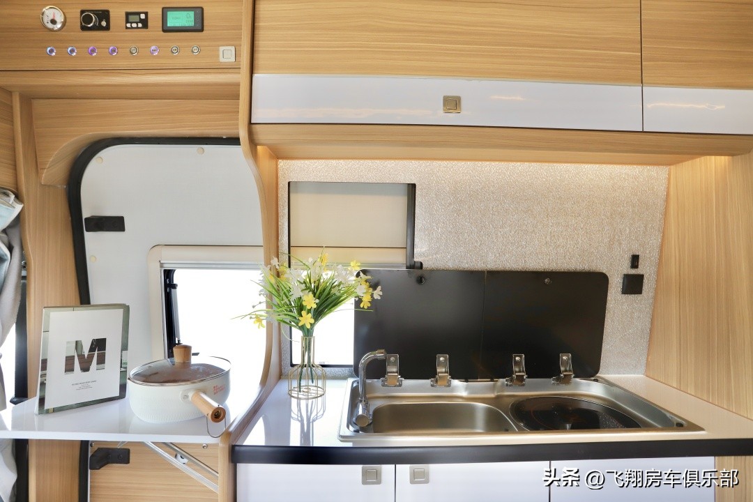 20万皮卡升降硬顶房车,20万房车b型中顶房车