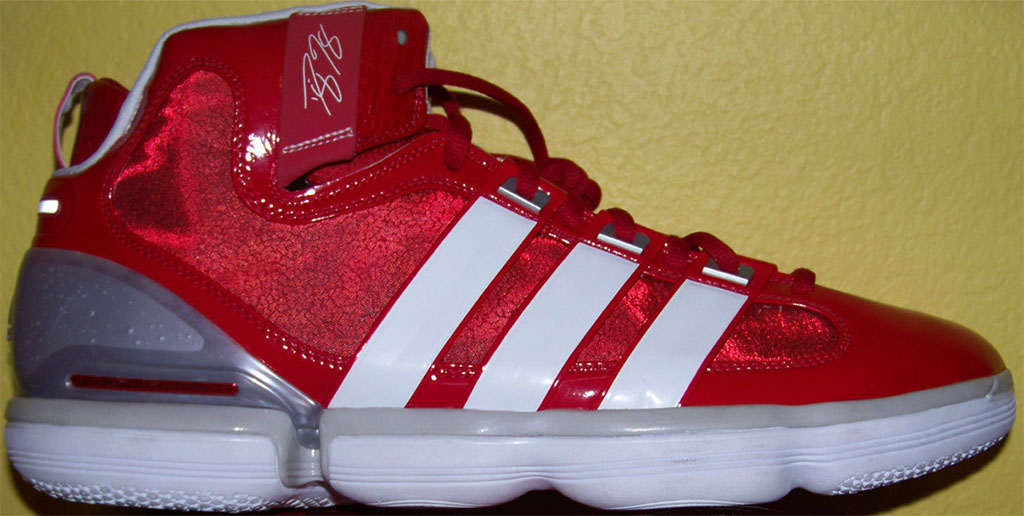 德怀特霍华德代言的球鞋,霍华德穿过的阿迪篮球鞋有哪些