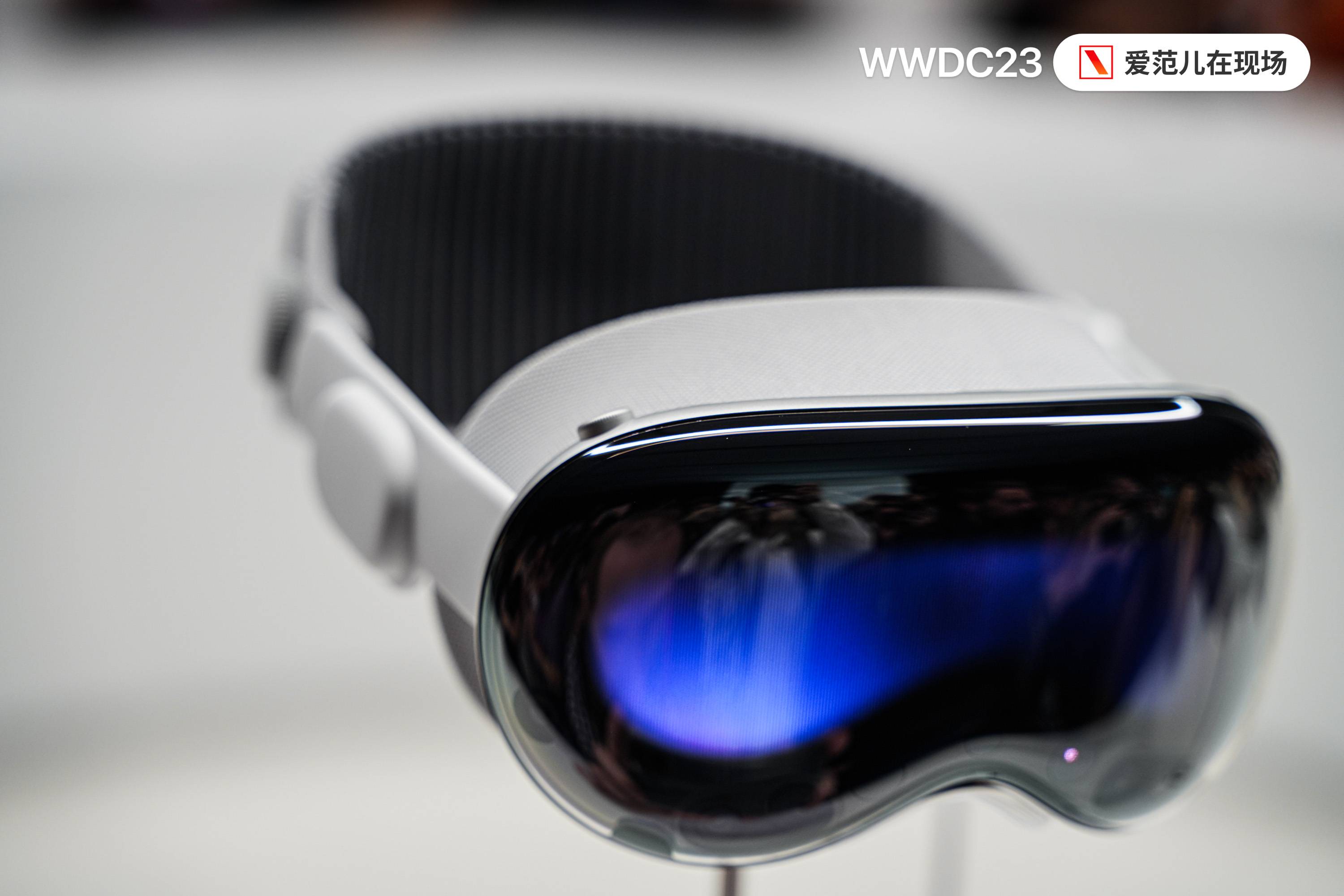苹果发布首款visionpro头显,苹果发布头显visionpro评价