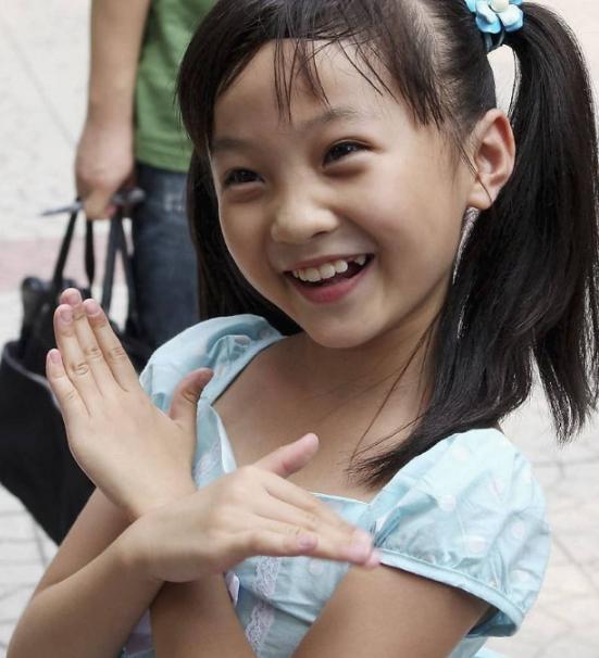 被注射抑生长剂，与女粉丝裸聊，这4位童星，真的被父母害惨了