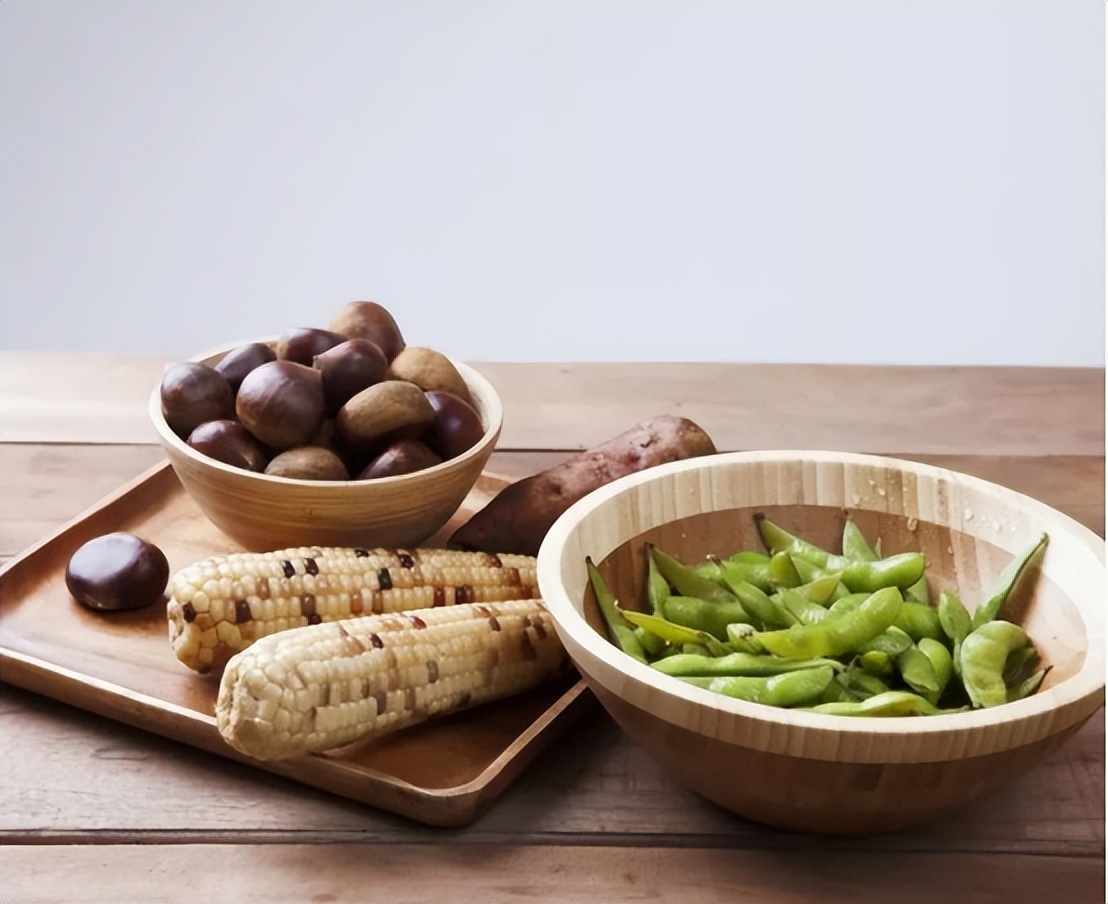 嘴上出了好多透明水泡会传染吗,嘴上上火长水泡会传染吗