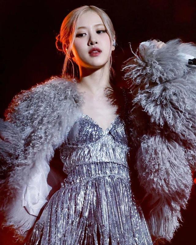 缅怀PacoRabanne，一位真正的未来主义“时尚炼金术师”