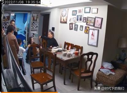 ‘‘掌掴男童’’事件网友各持己见,完整版视频解析,真相如何?