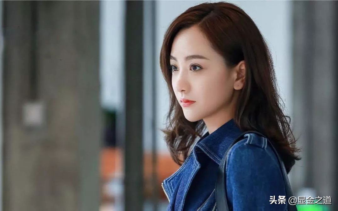 “天才少女”16岁上大学，演戏25年不爱名利