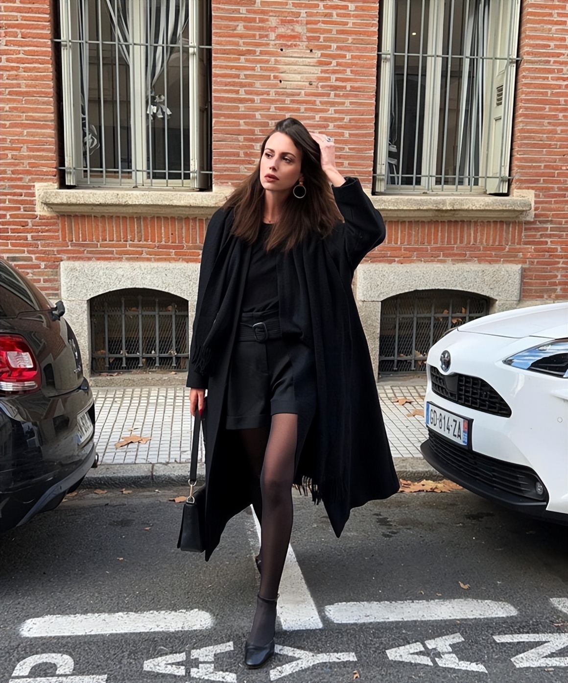 冬天穿大衣配什么耳饰,冬季穿大衣戴哪款耳环显气质