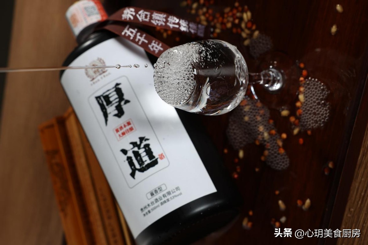 中国5大“光瓶酒”，为何包装简陋，却能广受欢迎？有你喝过的没