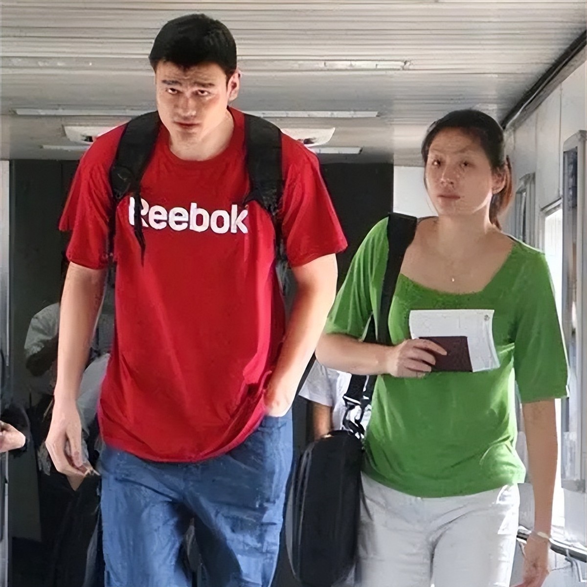 姚明与妻子叶莉,姚明妻子叶莉体重多少