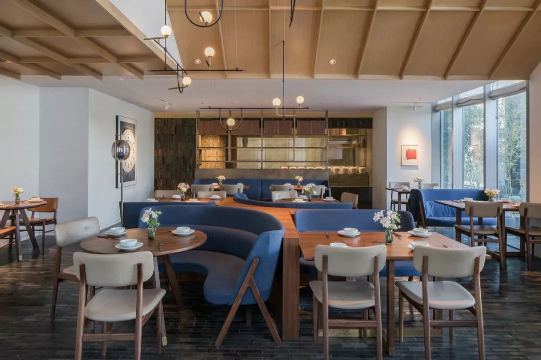 新中式餐厅饭店装修设计,大型餐厅装修设计案例欣赏