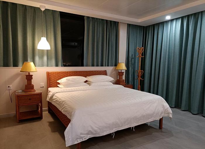 閲戠涔嬬害,閲戠鍗佹湀鍥藉簡涓鍋囨湡浣忓鏀荤暐