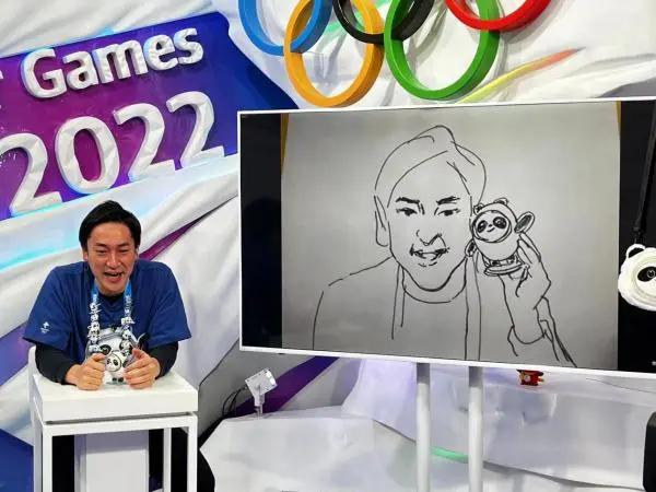 冬奥会日本记者与冰墩墩,冬奥日本记者冰墩墩